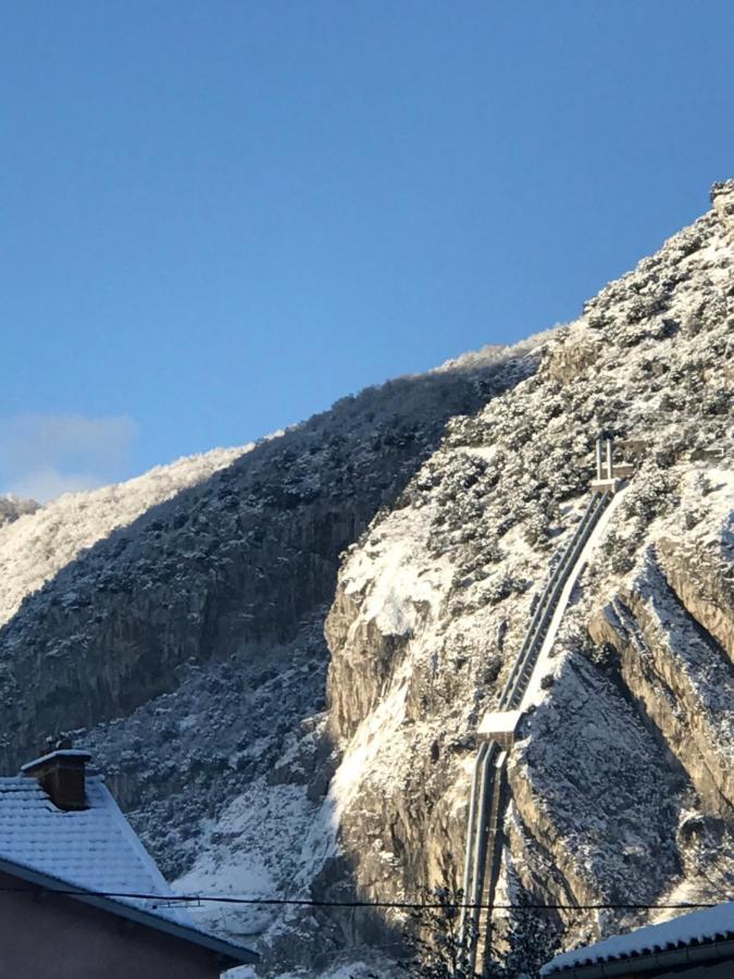 appartement à Tarascon sur Ariège le Sabart Extérieur photo